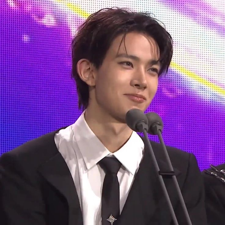 iris ୨୧ tweet media