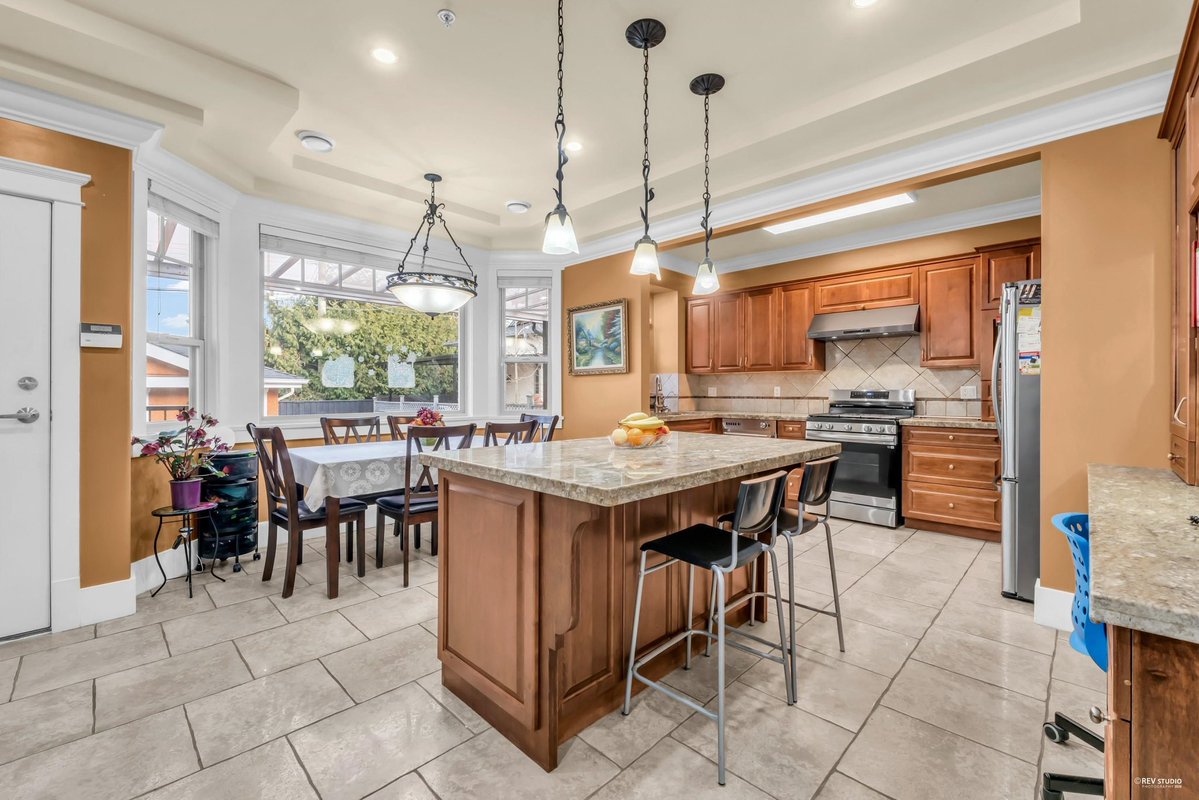 winnie_realtor's tweet image. JUST SOLD!
📍 2139 W 22nd Ave, Vancouver
🏠 3659 sqft home
🛏 7 bedrooms &amp;amp; 🛀 6 baths
💵 LP: $3,990,000
🖥 MLS# R3101294
☎️ 604-671-8260 for more info
🎞 Matterport Tour is available at winniechung.com
#realestate #vancouverhomes #vancouverrealestate #vancouverrealtor