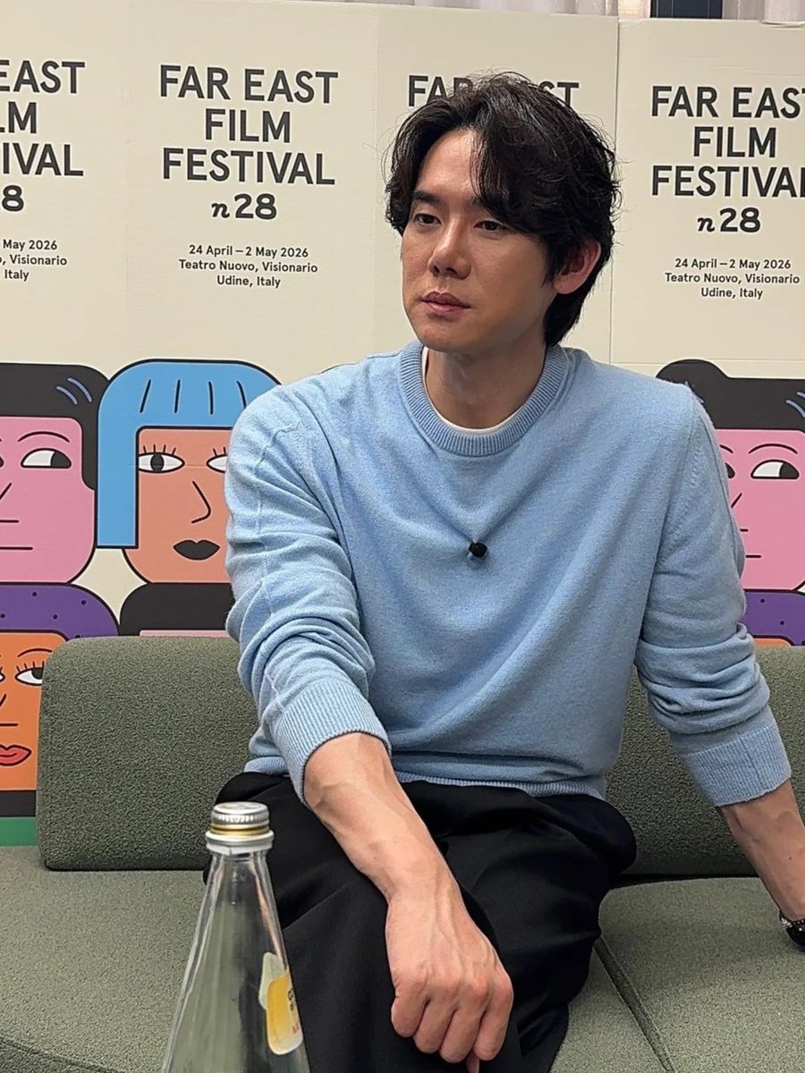Lskrad99's tweet image. “I can’t even breathe properly looking at him 🫠”
#YooYeonSeok