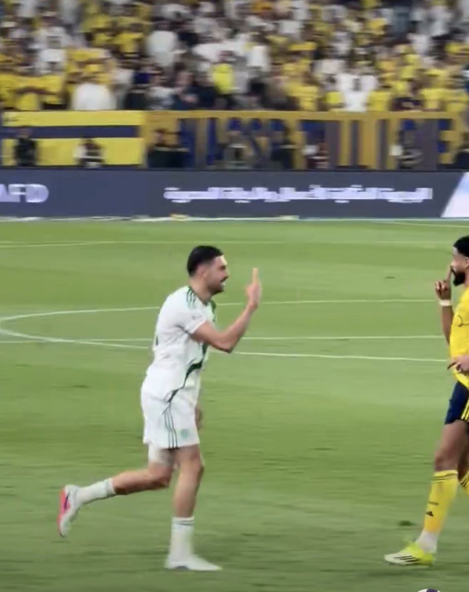 Essa11667's tweet photo. @mnaaar110 @ALAHLI_FC @nasraweeKU https://t.co/K5cogjS5zK