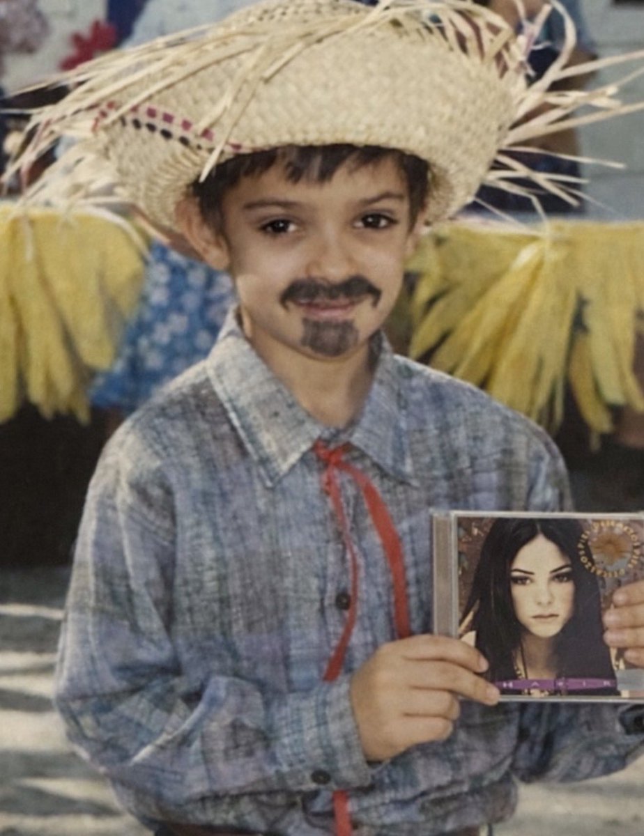 difelizardo's tweet photo. @Shakira_Brasil @coronabrasil É sobre música, mas também é sobre EMOCÃO, memória e identidade… Shakira no Rio é tudo isso junto 🥹🙏🏽🐺  ESTOY AQUI só pedindo um vip INEVITABLE 💙@coronabrasil @Shakira_Brasil Corona This Is Rio https://t.co/KzgZKSIhE6
