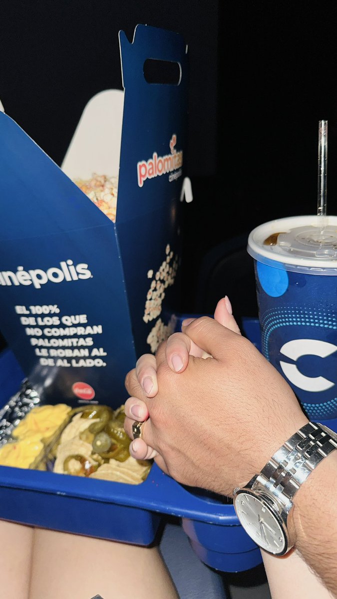robiborges's tweet photo. Ir al cine con mi hombre es de mis dates favoritas 💕 https://t.co/8JjfyFzOLX