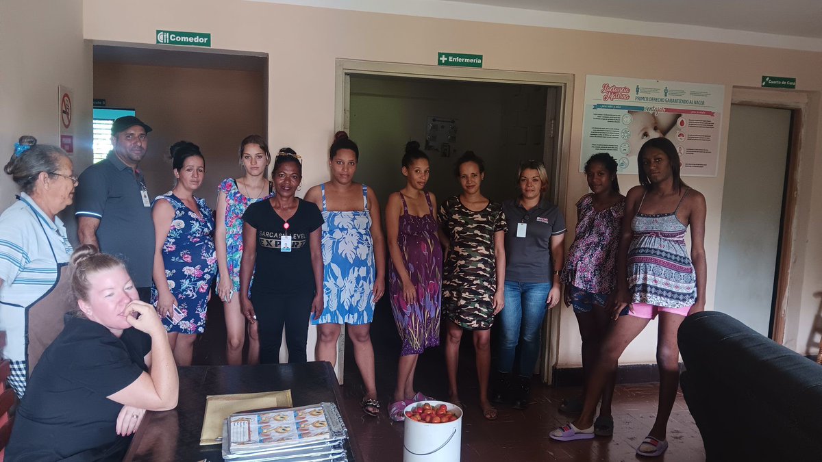 ecgproteccion's tweet photo. Miembros del colectivo de la @ecgproteccion en la @EcgMinera realizaron un donativo de tomates al hogar materno en nuestro municipio Moa, para apoyar la alimentación de las embarazadas que allí se encuentran ingresadas. https://t.co/quL2ntZid0