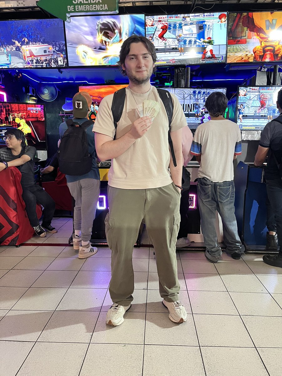RisingStyles tweet media