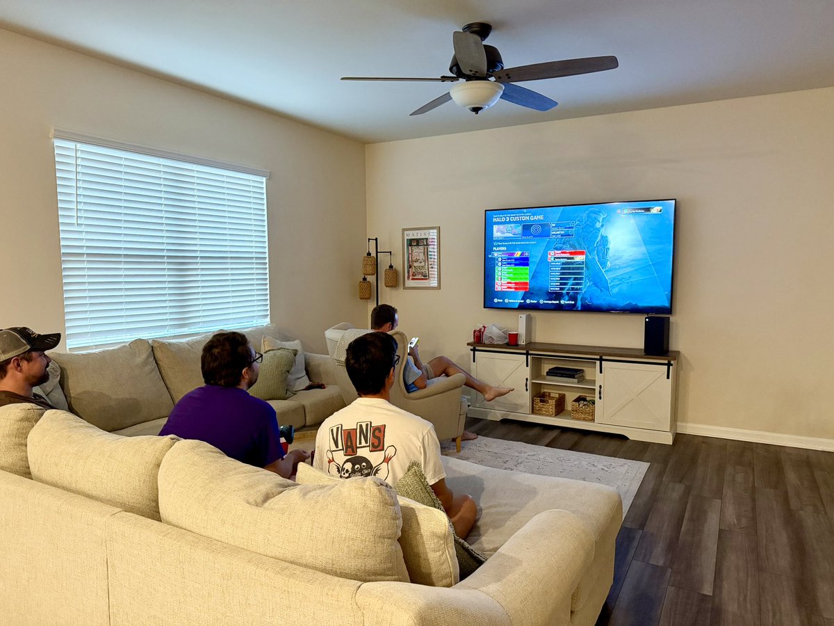 VideoGameHstry's tweet photo. It’s 2026 and your still hosting a LAN party with the boys https://t.co/gsHa8IPhTI