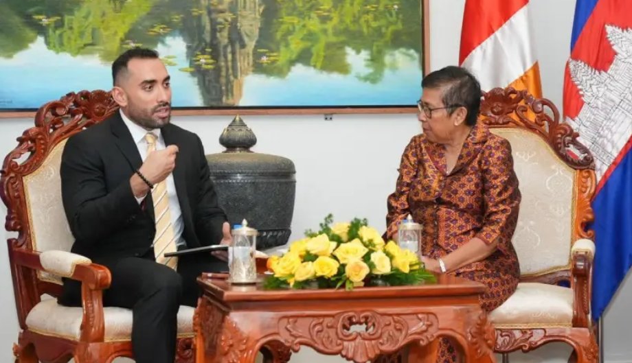 cparlamentonic's tweet photo. El Compañero Mario José Armengol Campos, Embajador de la República de Nicaragua ante el Reino de Camboya, realizó una visita oficial a la ciudad de Phnom Penh, sosteniendo encuentros con Instituciones Camboyanas para fortalecer las relaciones diplomáticas, políticas, culturales https://t.co/ZL8KIvWr6H
