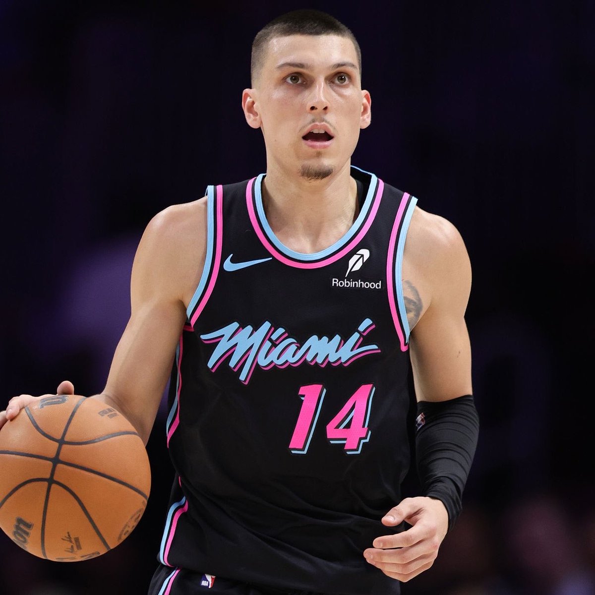 Legion Hoops tweet media