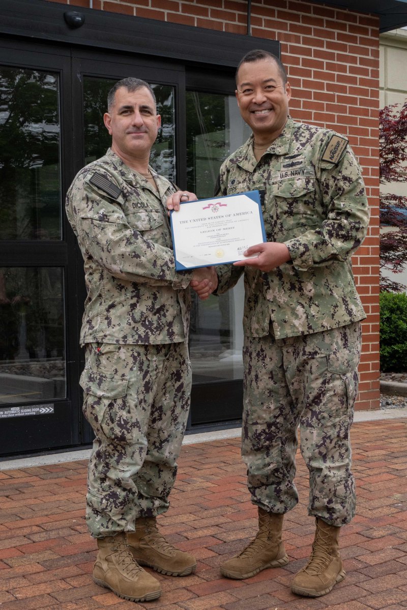 NAVSUP's tweet photo. ⚓Honoring exceptional service at NAVSUP Headquarters⚓ 

CAPT DiCola, CAPT McIntyre and NCCS Coon were presented awards in recognition of their leadership, professionalism, and lasting contributions to the fleet.  Bravo Zulu! https://t.co/UyenAYmORg