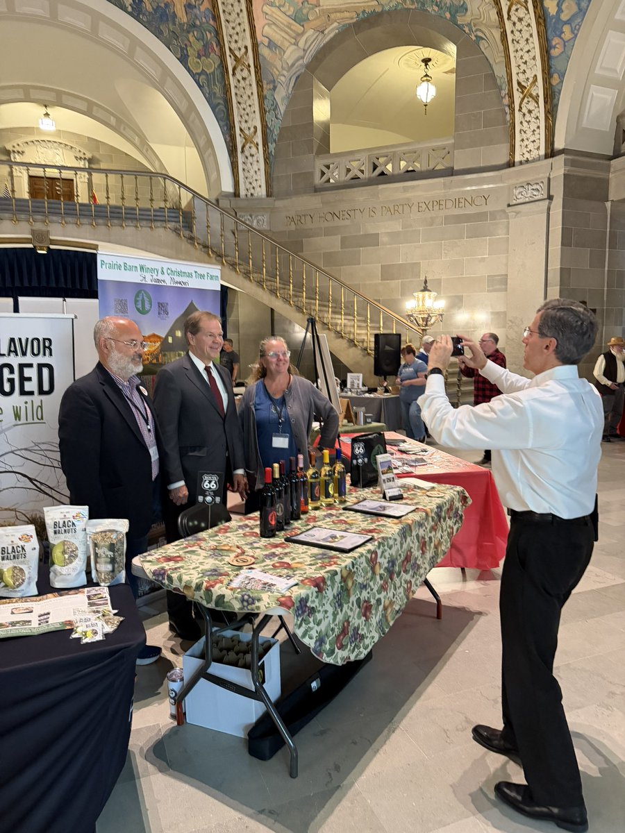 LtGovWasinger's tweet image. Great day at @BuyMissouri Day at the Capitol. Dozens of businesses from across our state showed off the craftsmanship, grit, and innovation that keep Missouri’s economy moving.

When you buy Missouri-made, you’re backing our workers, our communities, and our future! #moleg #BuyMO