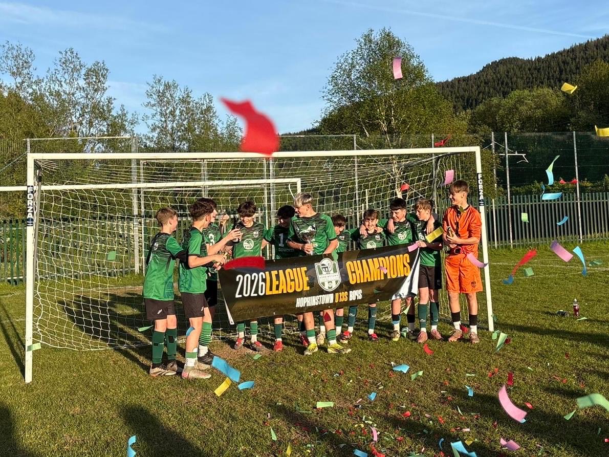 Hopkinstownfc1's tweet photo. 🟢LEAGUE CHAMPIONS⚫️

A huge congratulations to our 13s boys finishing off an incredible season tonight. 

Undefeated in the league scoring over 100 goals and only conceding 12 👀👏

A fantastic effort from players and coaches 

They can’t wait  for 11v11 football next season ⚽️ https://t.co/7eSFu0gnEj