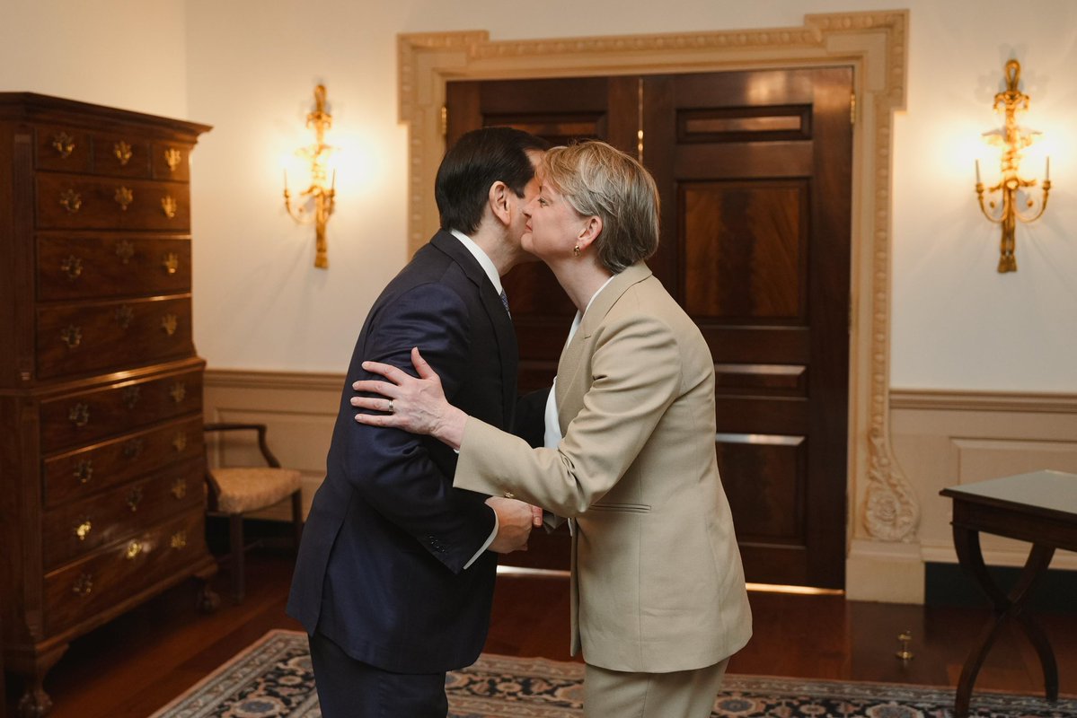 Yvette Cooper tweet media