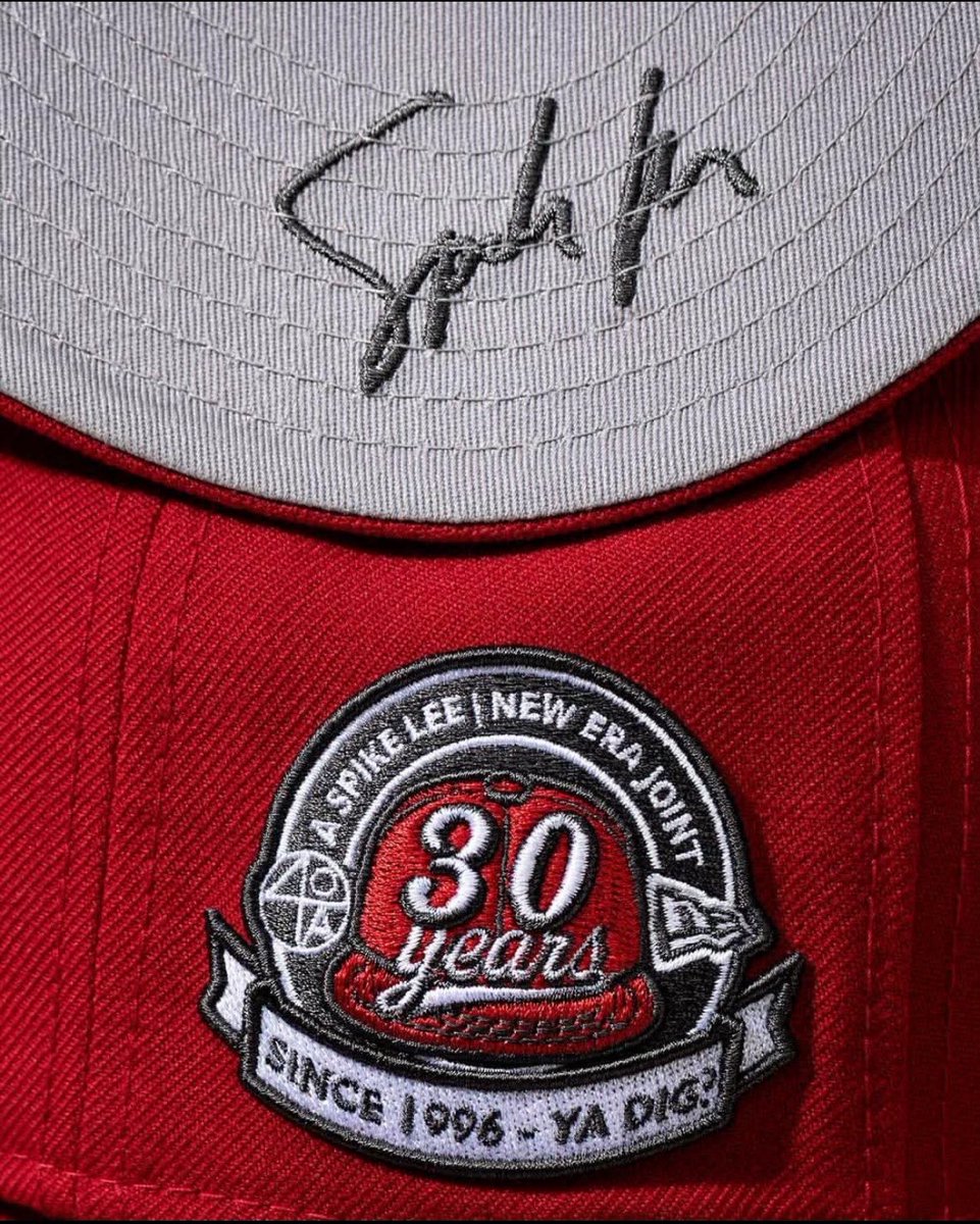 MLB Store tweet media