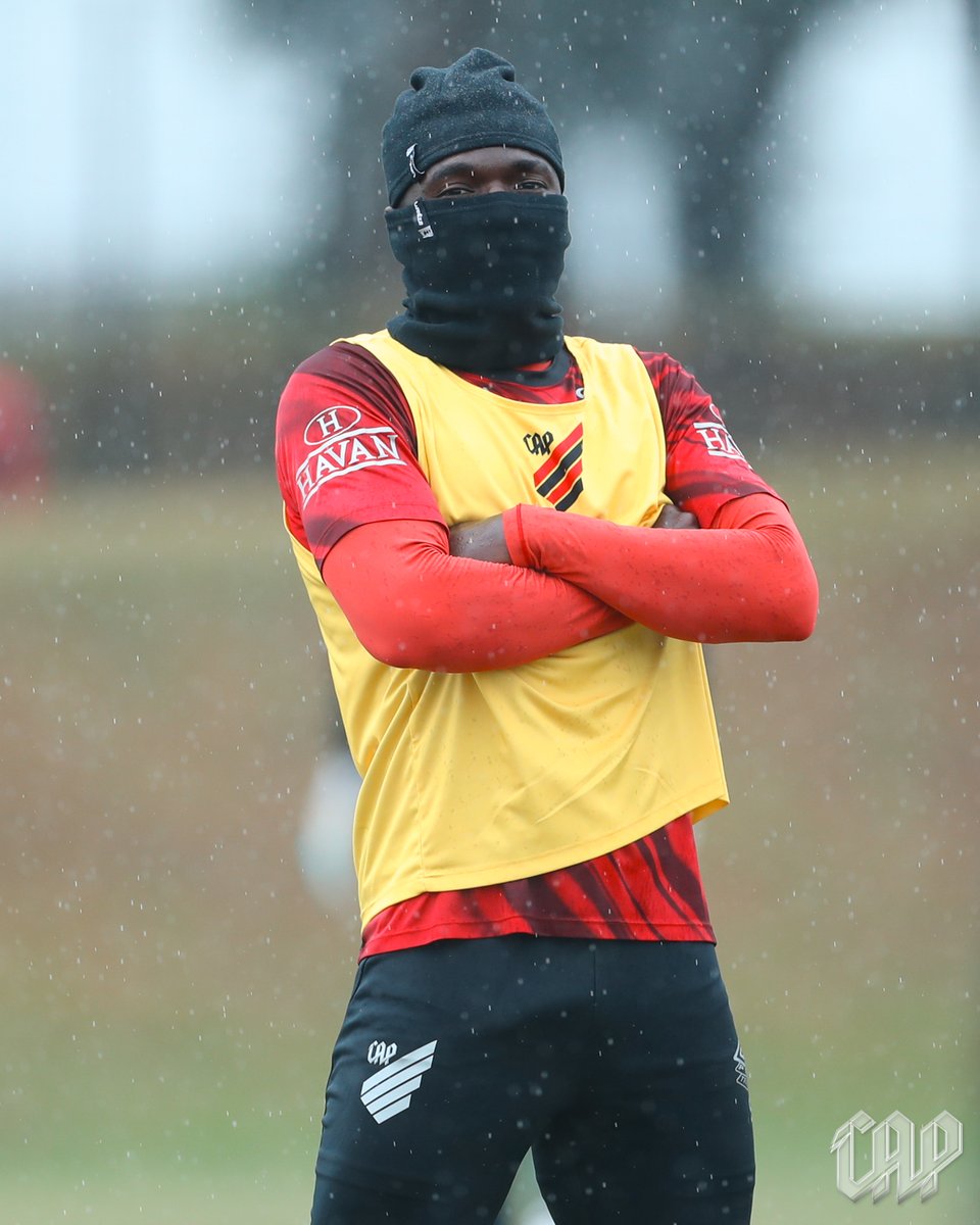 Esfriô? 🥷🏿🌪️ 

📷 Luis Miguel Ferreira/athletico.com.br