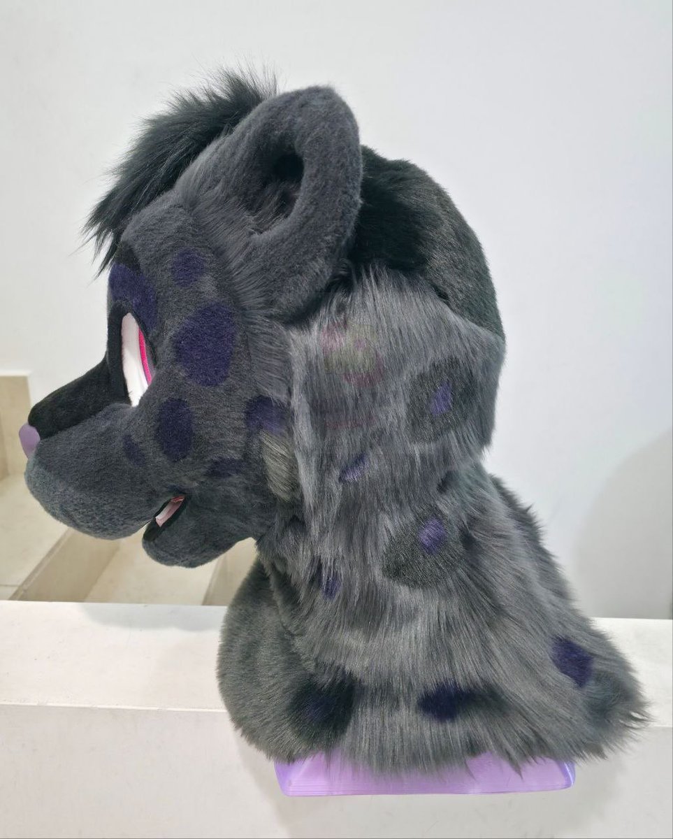 Lux is on its way home!🇺🇸
This amazing cat is a mini partial commission🐆🐈‍⬛

This fursuit features
※ TPU printed base
※ Handpaws
※ Tail
We hope to see you having fun soon!🥰

#Fursuit #Chonky #FurMaker #ChonkyTielFursuits #Furry #FurryFandom #chonky_tiel #ChonkyTielCreations