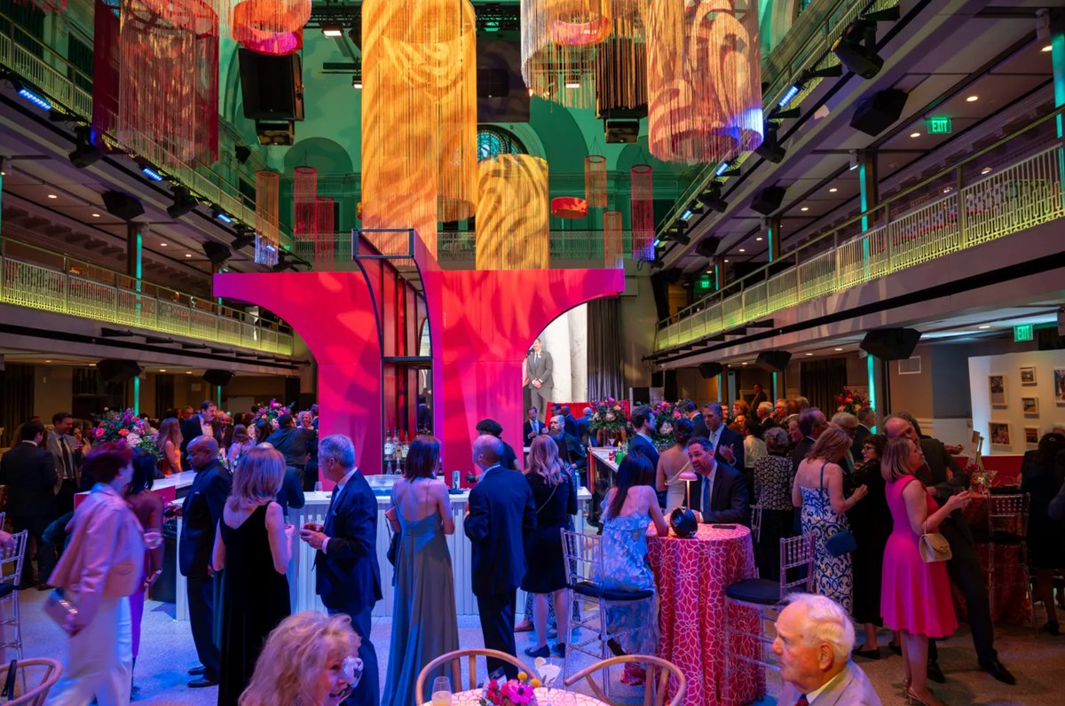 UMmedschool's tweet image. Last weekend, Dean Gladwin joined @shocktrauma's 2026 celebration with Dr. O'Malley and Dr. Suntha, honoring medical excellence! 👏🩺🏥

 #ShockTrauma #TraumaCare