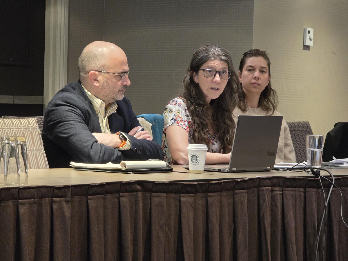 MeatCouncil's tweet photo. CMC continued its cross-Canada tour with a semi-annual regional meeting in Montreal, led by Jorge Correa.

Members met with @InspectionCan  officials to discuss regulatory updates, share challenges, and strengthen industry–regulator collaboration. https://t.co/klHwaM5wYe