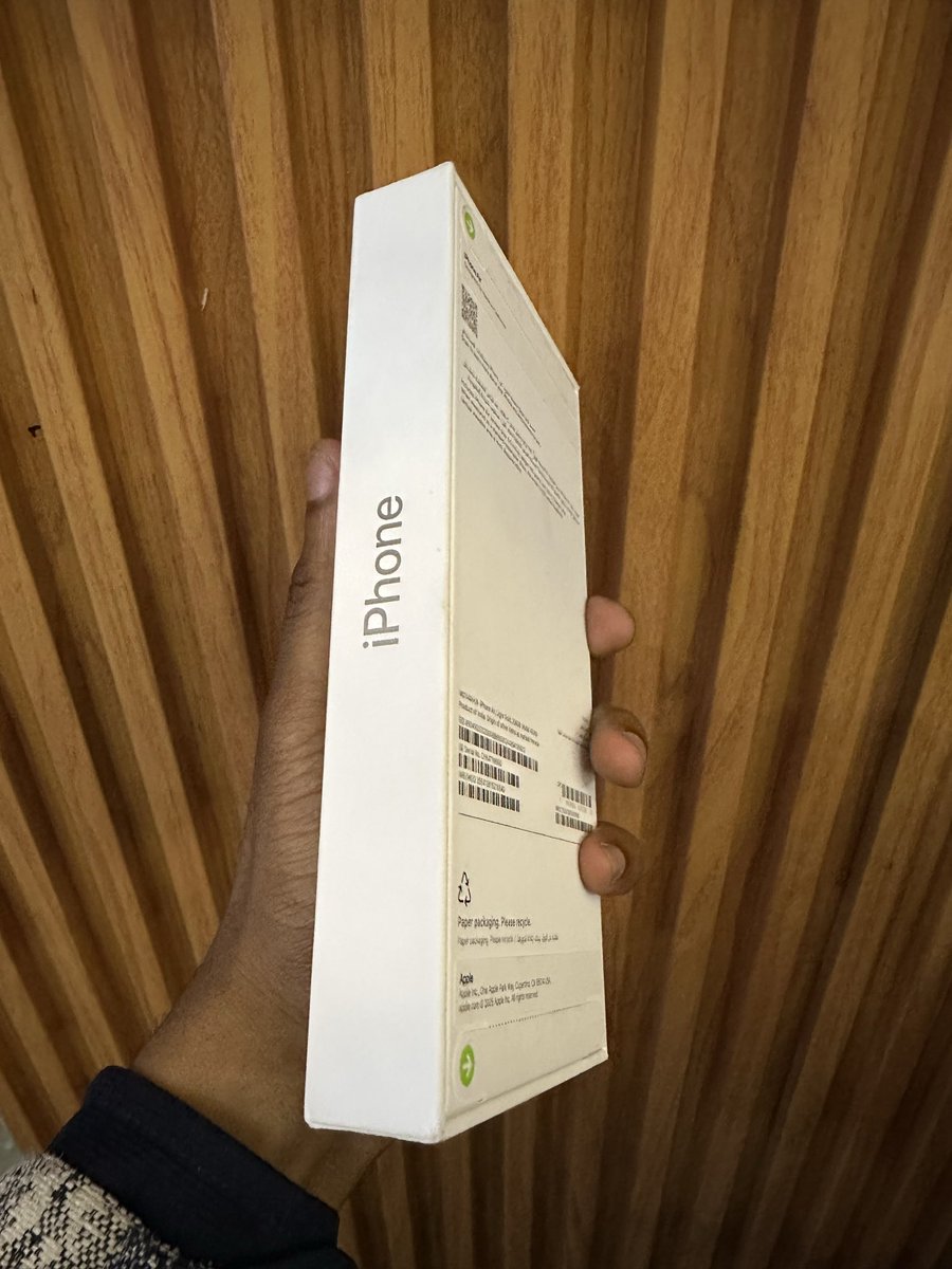 mdogoxpress's tweet photo. iPhone 17Air 256gb 
Brand New 
Esim @ 129,000ksh

#iphone17air #iphone #17air https://t.co/Y3DYv0JDEr