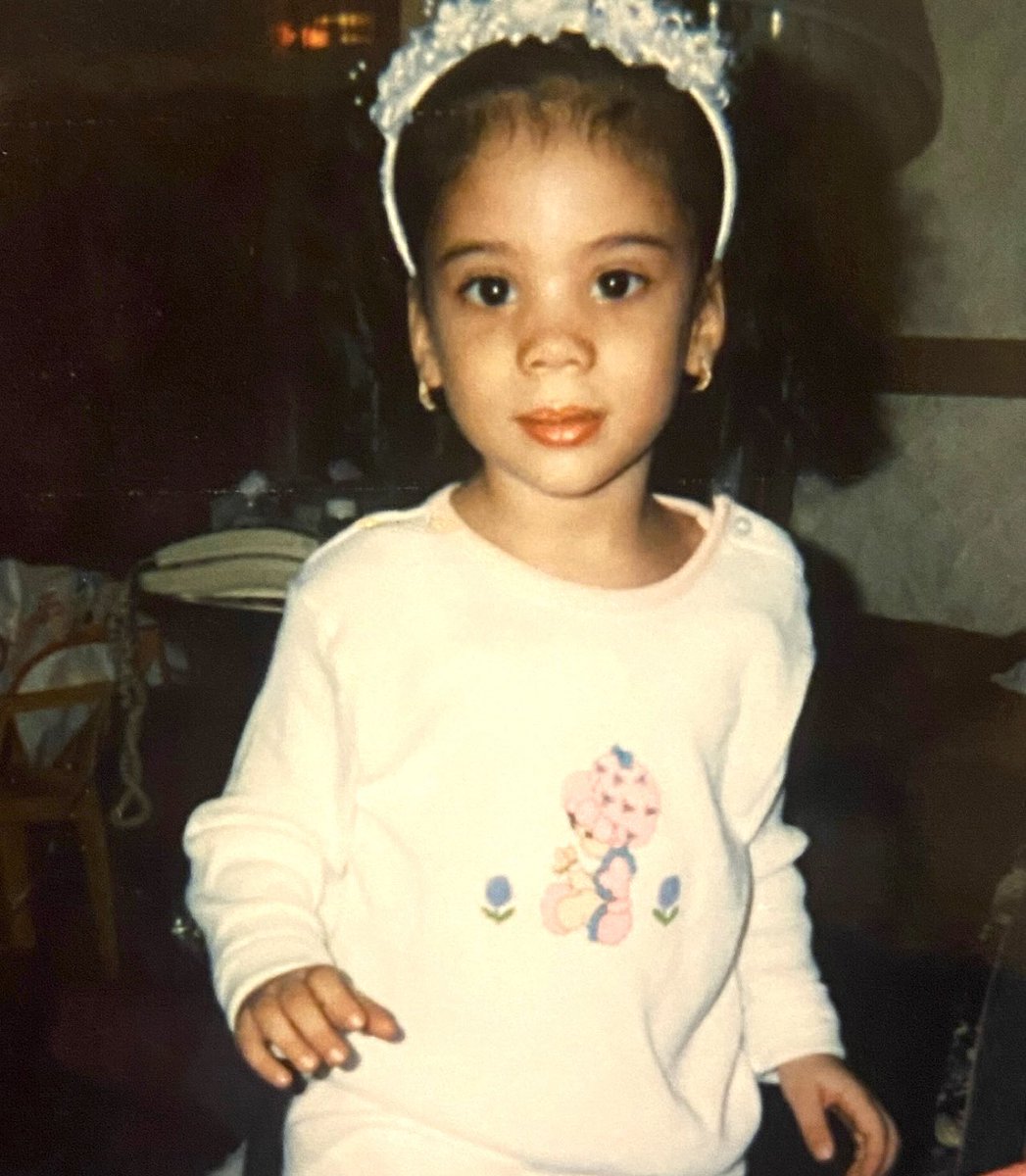 jrnalofardency's tweet image. the age that i was introduced to michael’s music vs me now watching the biopic tomorrow #finally….oh i’m crying so much. #MichaelMovie