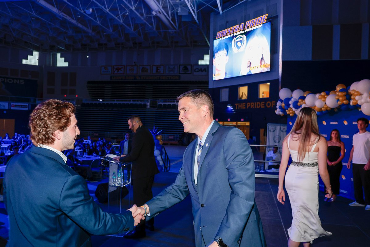 Hofstra Wrestling tweet media