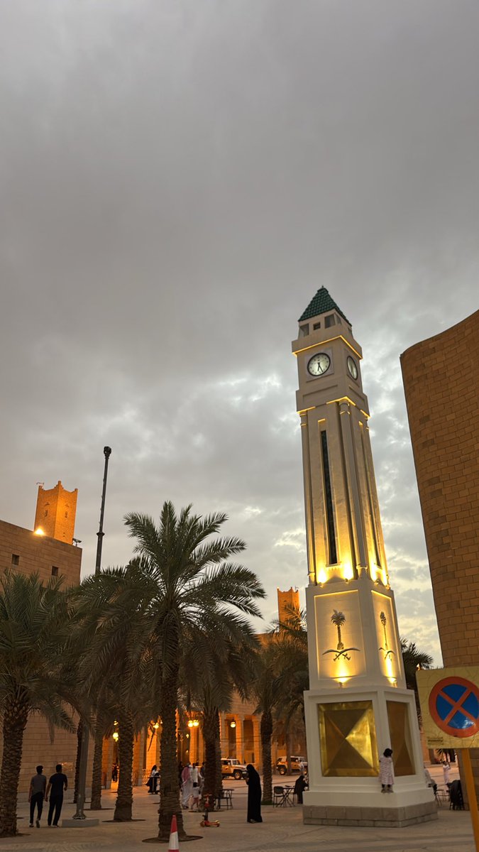 m16lr's tweet photo. ابريليّات🙏🏻 https://t.co/0094mJG7MR