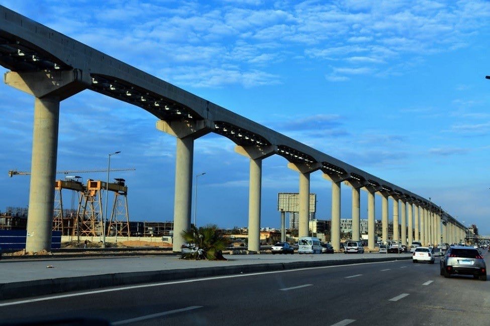 pablo_nu_az's tweet photo. @AXL_BELFORT Un monoriel no es un puente las cargas a las que está sometidas son mucho menores aquí ejemplos del monoriel de las vegas y de tokyo  y Cairo todos con el mismo sistema de construcción https://t.co/WSHhMJ4Uhs