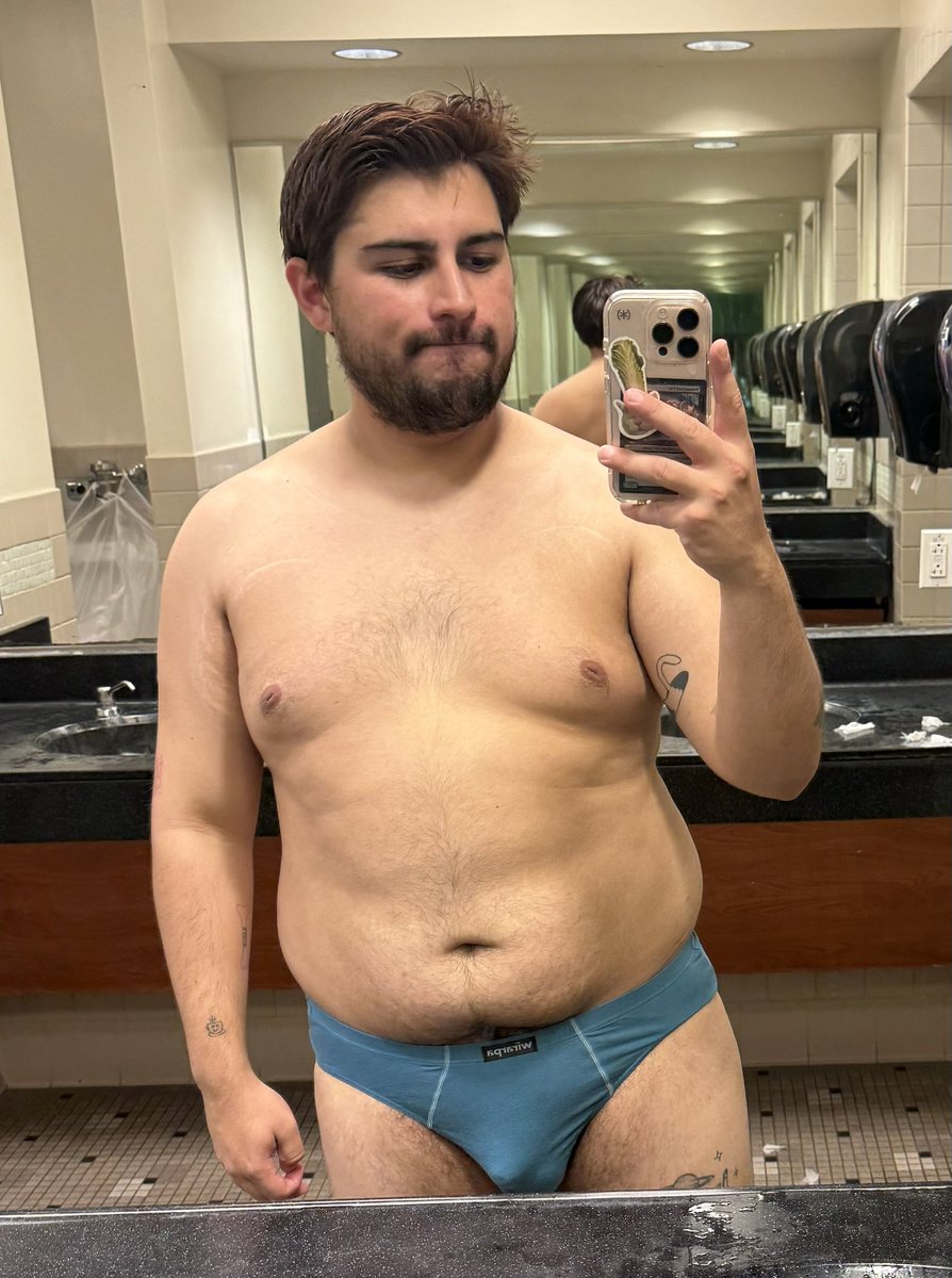HappyBottom tweet media