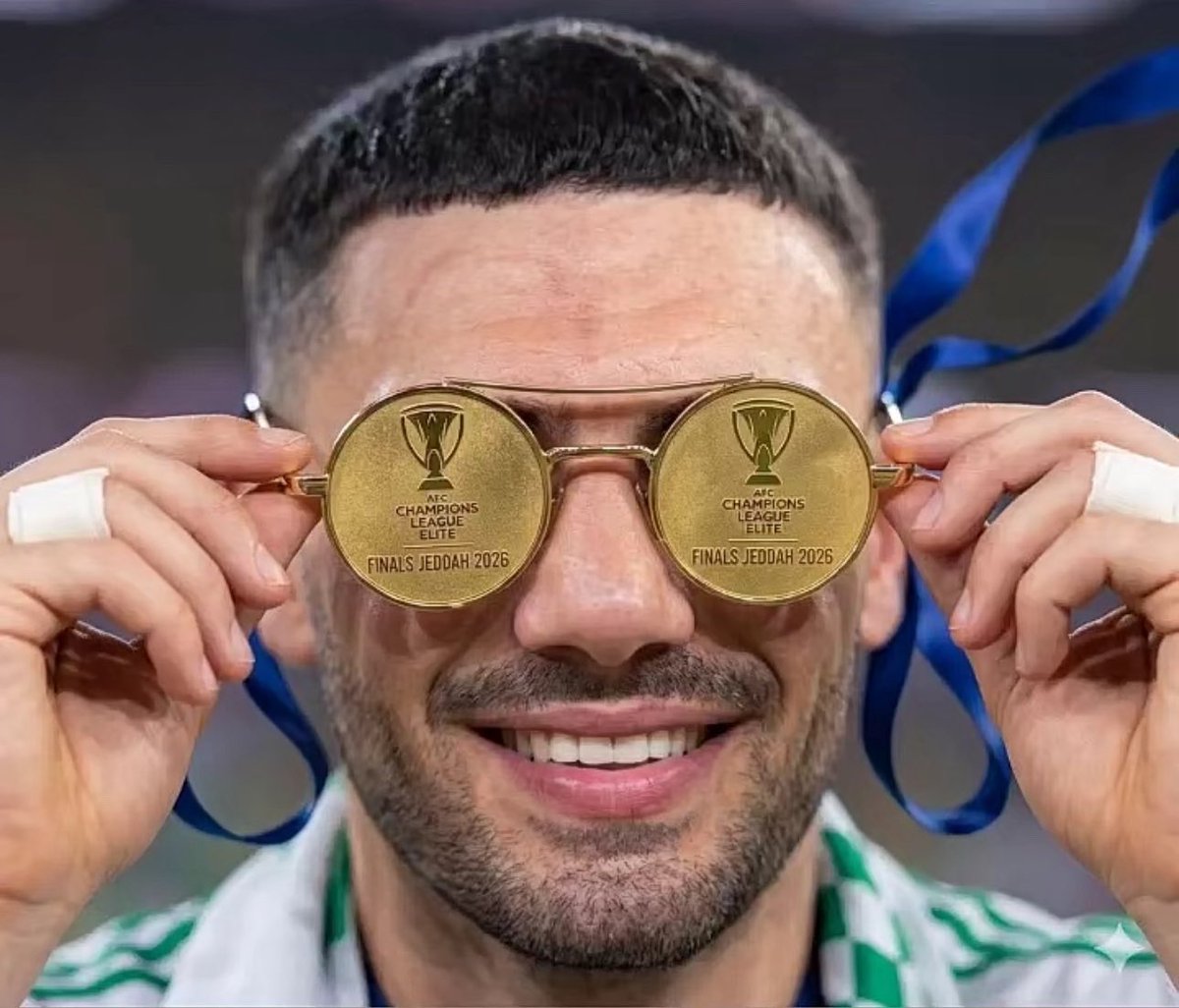 im3zzoz's tweet photo. @Merihdemiral We keep the league for them and Champions League for us 💚🔥🤩 https://t.co/hrFAQ4nzX2