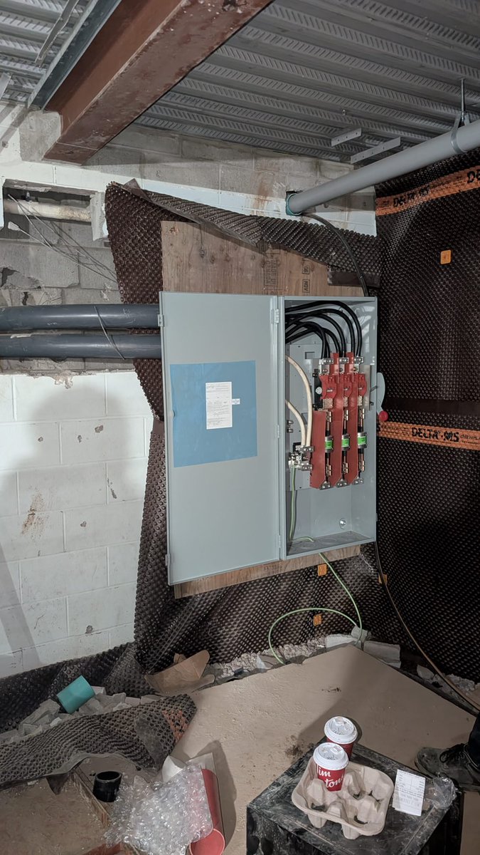 AssetConsLtd's tweet image. Progress update: Electrical work underway at 299 Main St E, Hamilton. Focused on delivering energy-efficient, sustainable, and cost-effective solutions to support smarter infrastructure.

#Hamilton #ElectricalWork #EnergyEfficiency #Sustainability #Construction