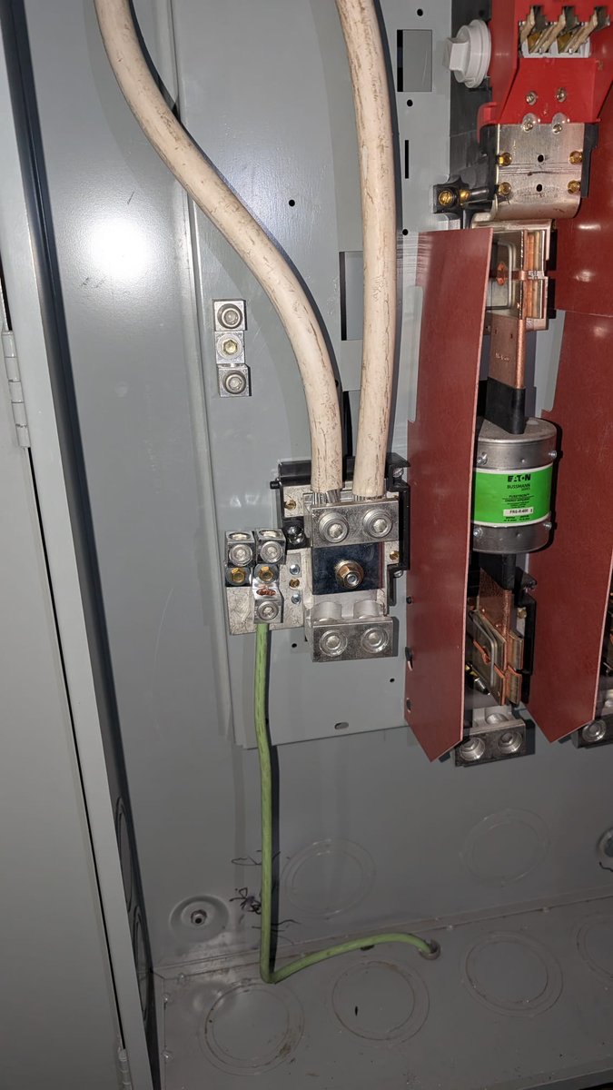 AssetConsLtd's tweet image. Progress update: Electrical work underway at 299 Main St E, Hamilton. Focused on delivering energy-efficient, sustainable, and cost-effective solutions to support smarter infrastructure.

#Hamilton #ElectricalWork #EnergyEfficiency #Sustainability #Construction