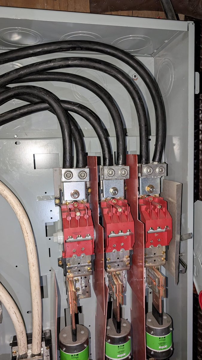 AssetConsLtd's tweet image. Progress update: Electrical work underway at 299 Main St E, Hamilton. Focused on delivering energy-efficient, sustainable, and cost-effective solutions to support smarter infrastructure.

#Hamilton #ElectricalWork #EnergyEfficiency #Sustainability #Construction