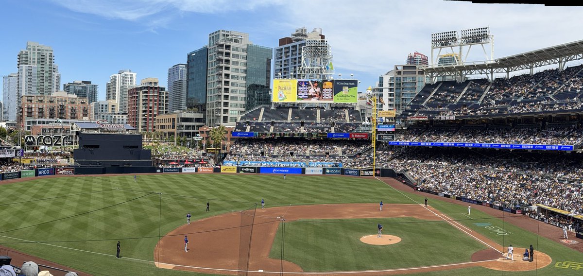 JennJCookie's tweet photo. Game 3 in San Diego!! Let's get that W boys! #cubs #Chicago #baseball https://t.co/V8PYiHrRkV
