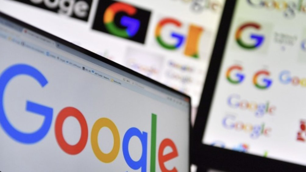 Sebascordova11's tweet photo. Google | Alphabet Q1’26 Resultados:

Ingresos: $109.8B (Est. $106.6B-$107.0B) 🟢
EPS: $5.11 (Est. $2.62-$2.73) 🟢

Google Cloud: Impresionante 63% de crecimiento año vs año.
Google Search: 19% de crecimiento año vs año.

$GOOGL $GOOG https://t.co/i7FuLFO2o5