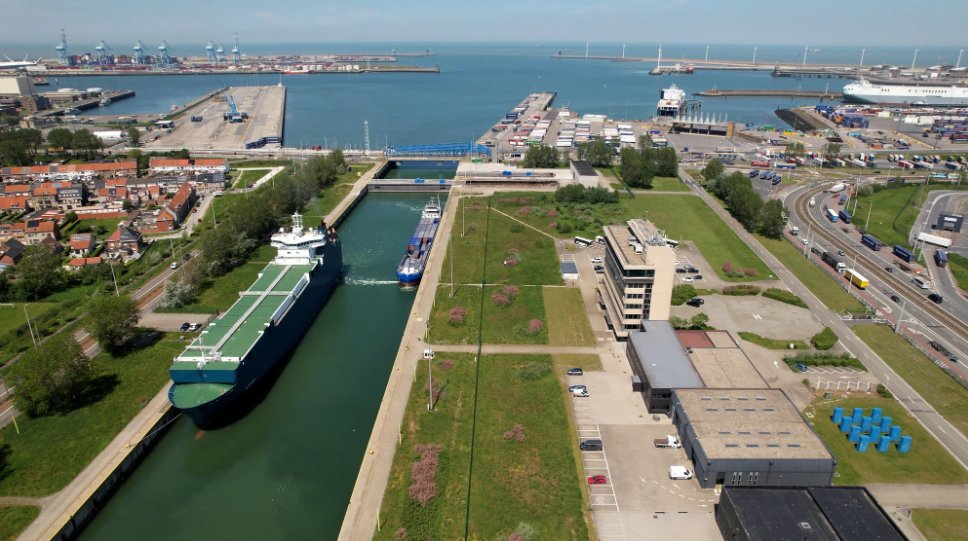 container_news's tweet image. #Port of #Antwerp-#Bruges integrates #digital #platform

container-news.com/port-of-antwer…