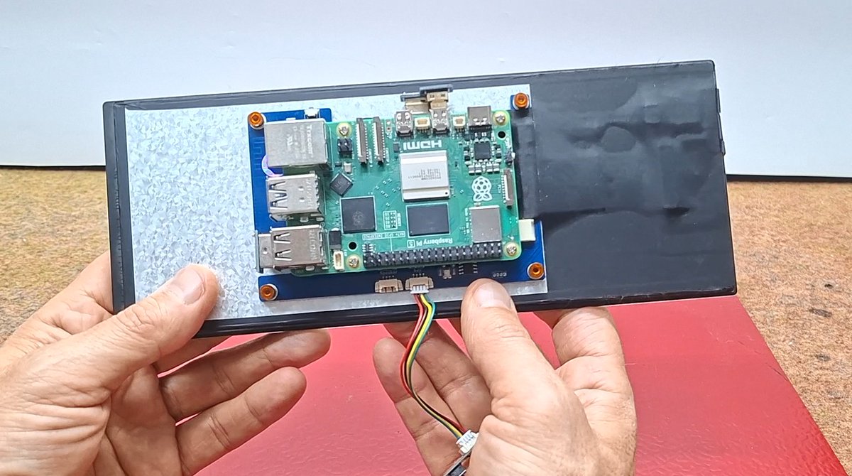DigiKey tweet media