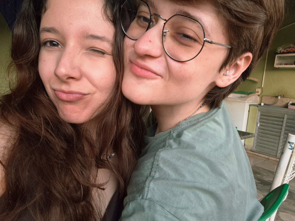shuatea's tweet photo. você colore a minha alma, eu te amo. https://t.co/I83uro3itU