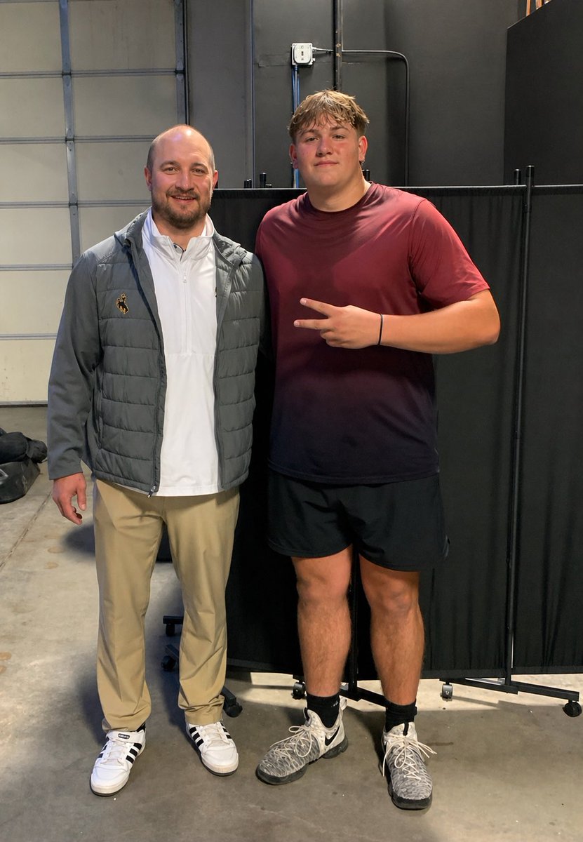 kaden_myers_72's tweet image. Big thanks to @CoachBHen for pulling up to watch the 5AM grind this morning. Great seeing you again! #RiseAndGrind 

#RideForTheBrand x #DungeonFamily

@SixZeroAcademy @WindsorFB 
@wyo_football  @CoachTripodi 
@JaySawvel @Austin_Maus 
@WyoFBRecruiting @wyoathletics @JamoBrown_