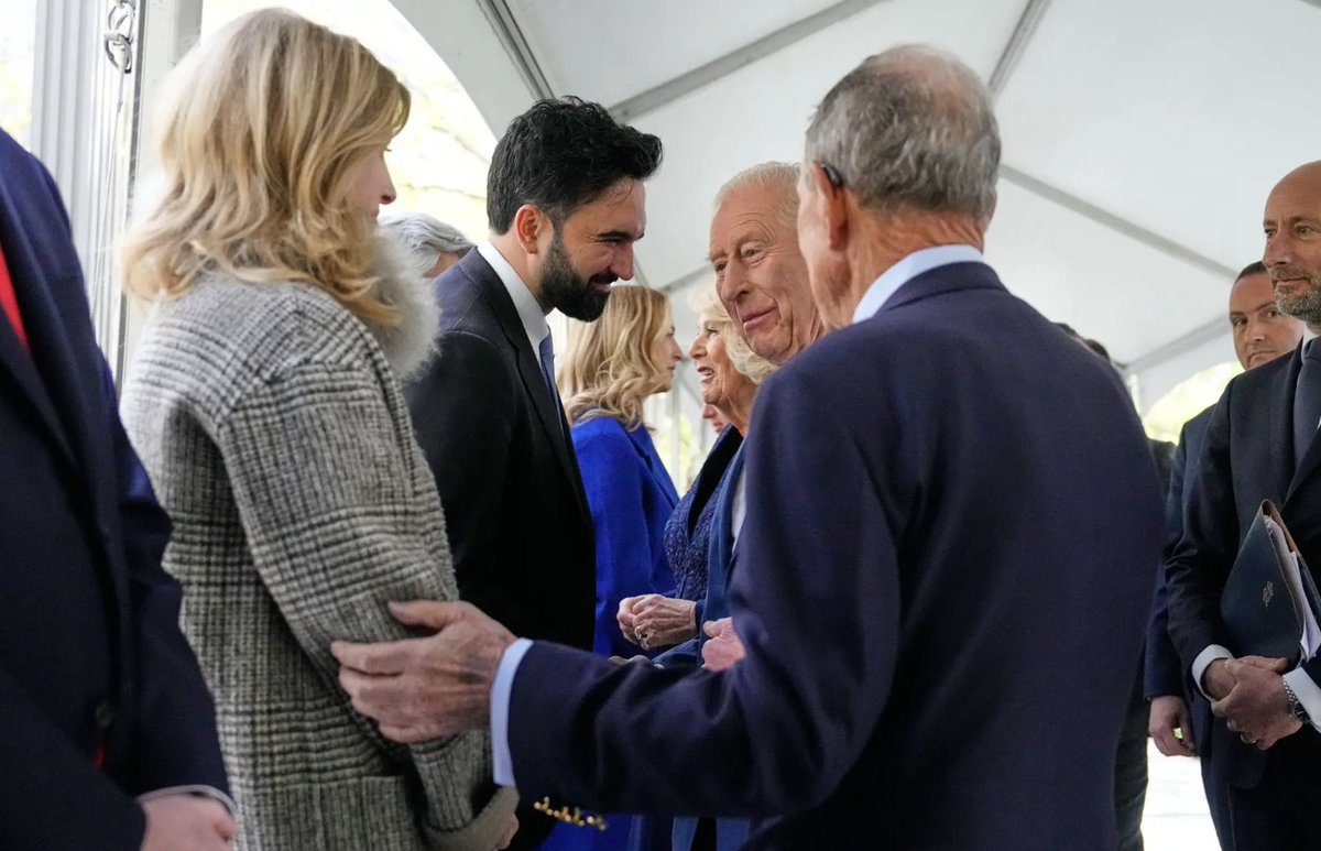 RestlessCentaur's tweet image. @NYCMayor #NoKings 

All smiles but a Hypocrite to the max. Nothing to say here Zo?