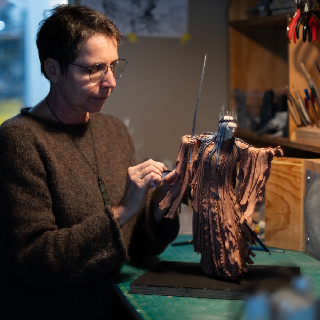 WetaWorkshop's tweet image. Collectors’ Choice Update!

The True Form Ringwraith is taking shape; check out the progress of its physical sculpt with sculptor Brigitte Wuest.

More updates to come with both this and the Númenórean Soldier journeying through the Workshop.