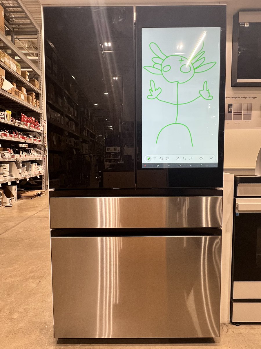 leno325's tweet photo. Got bored and decided to draw on the display refrigerator #kumiilust https://t.co/PiQ104Uavy