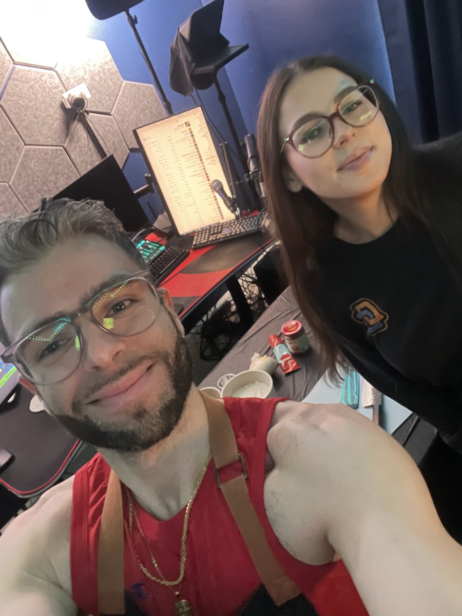 Evan tweet media