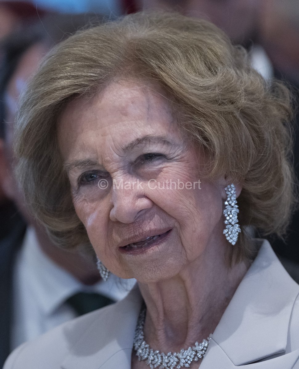 markacuthbert's tweet photo. Queen Sofia of Spain visits the "Zurbarán" Exhibition at The National Gallery in London. #royals #queensofia #casareal #nationalgallery #zurbaran https://t.co/GMe33Mn2Wu