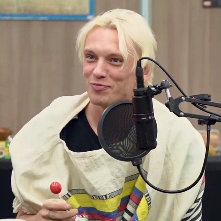 lily🦇 tweet media