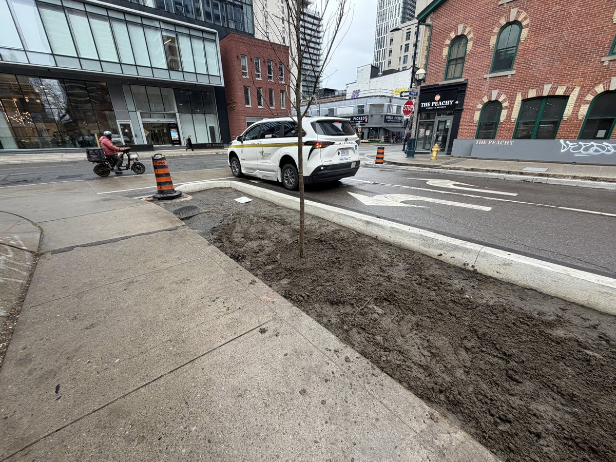 postmodernagent's tweet photo. Soil health + landscaping = arresting + harrowing https://t.co/KzCIcKA0Ni