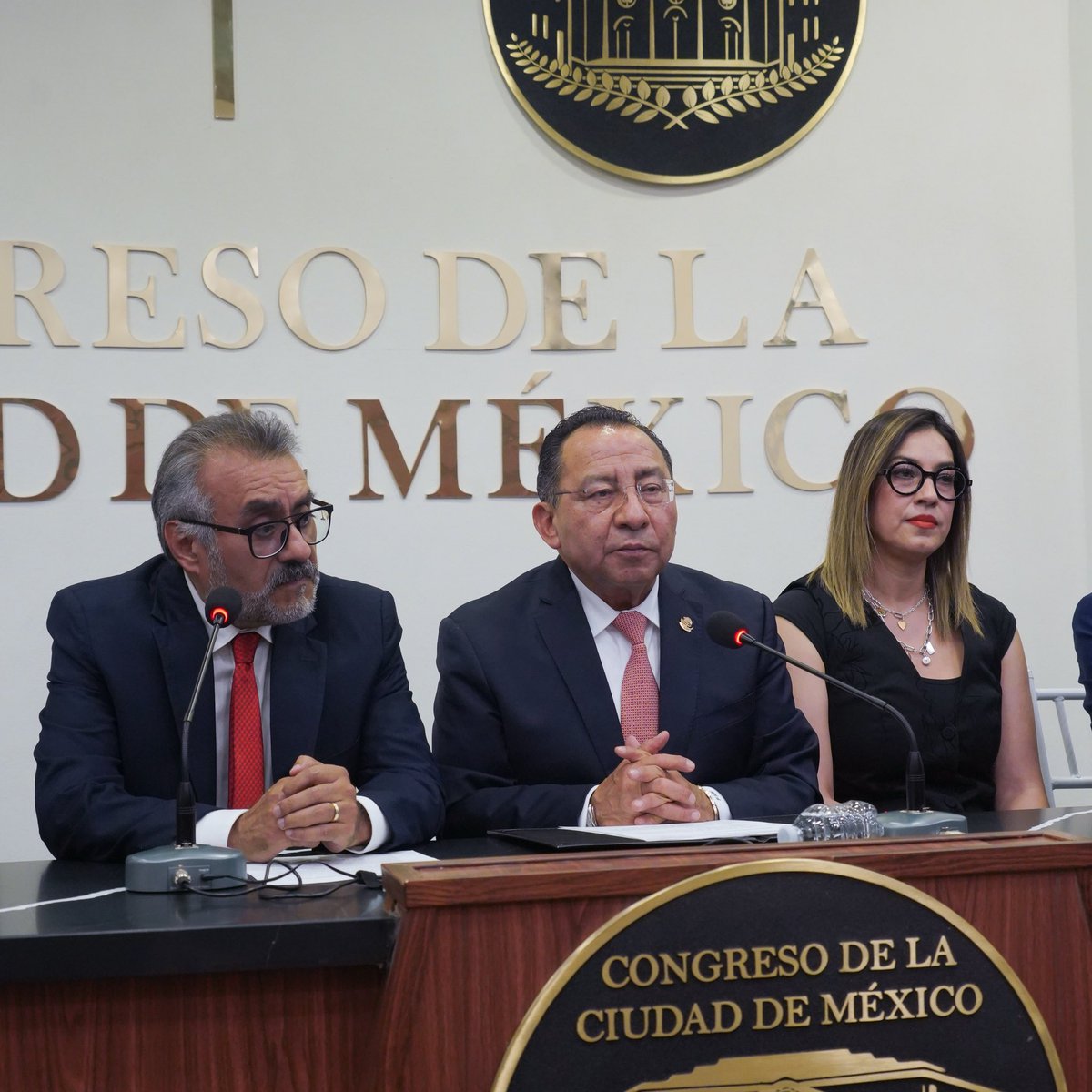 MagRafaelGuerra's tweet photo. En el @Congreso_CdMex presentamos la actualización de las etapas de entrada en vigor del Código Procedimental Civil y Familiar. Con el objetivo de adecuar las fechas para una correcta implementación del #CNPCyF y avanzar en la transformación de la justicia cotidiana en la #CDMX. https://t.co/jdUFCNIGJi