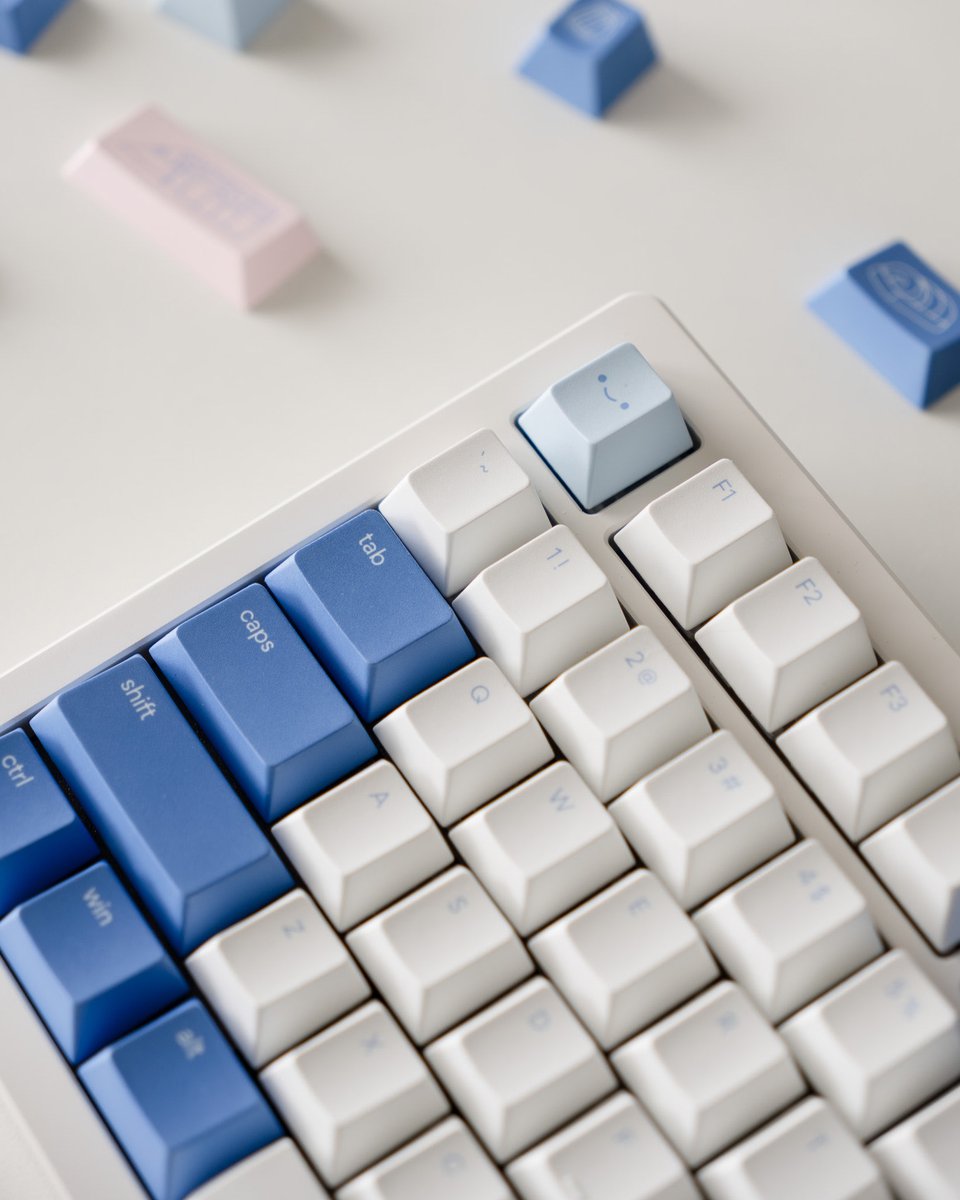 osumekeys's tweet image. wanna go to the konbini together? 🥪

our konbini blue keycaps are almost out of stock! make sure to get them before they’re gone, available on our website.

#osume #desksetup #homeoffice #homedecor #deskinspiration