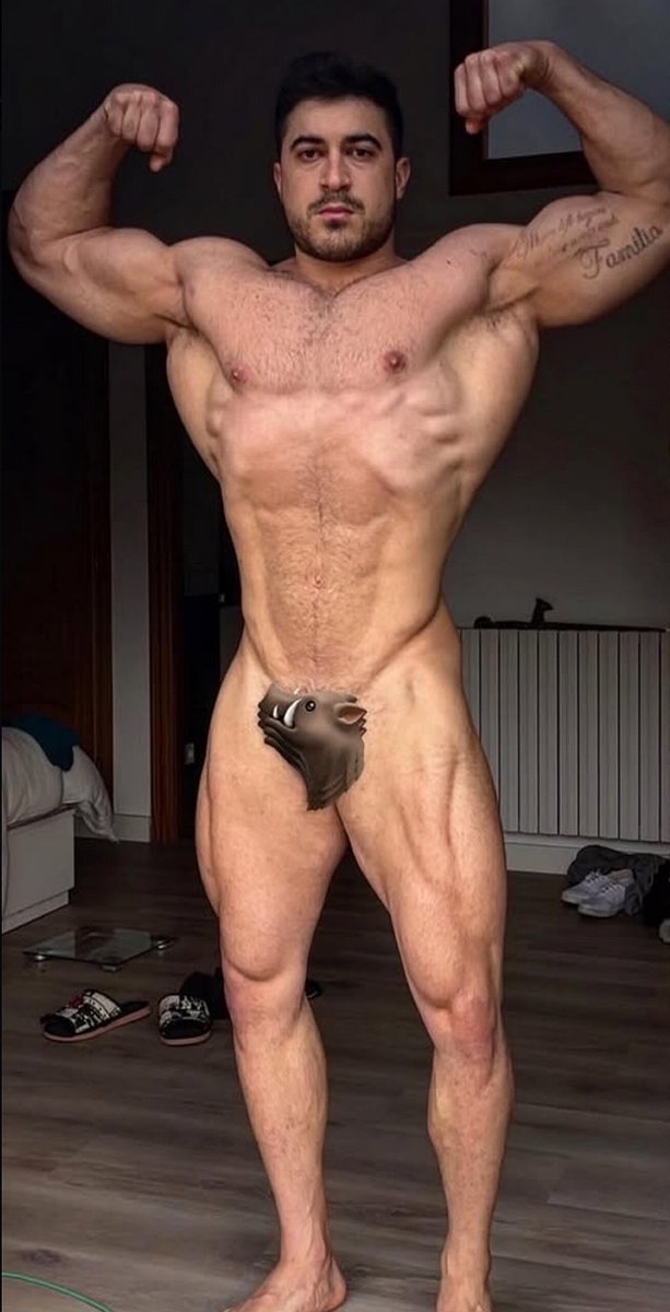 BodybuildersHOT's tweet photo. 💪 JORGE TABET
👊 https://t.co/J9p1pAtlRf

#bodybuildingbackstage #bodybuilding #backstage #nakedbodybuilder #bodybuildingtan #protan #bodybuilder #naked #nakedposing #tanningsession #nakedtanning #tanning #ifbbpro #nakedmuscles #muscles #wfbbpro https://t.co/9B6xK2AAU7