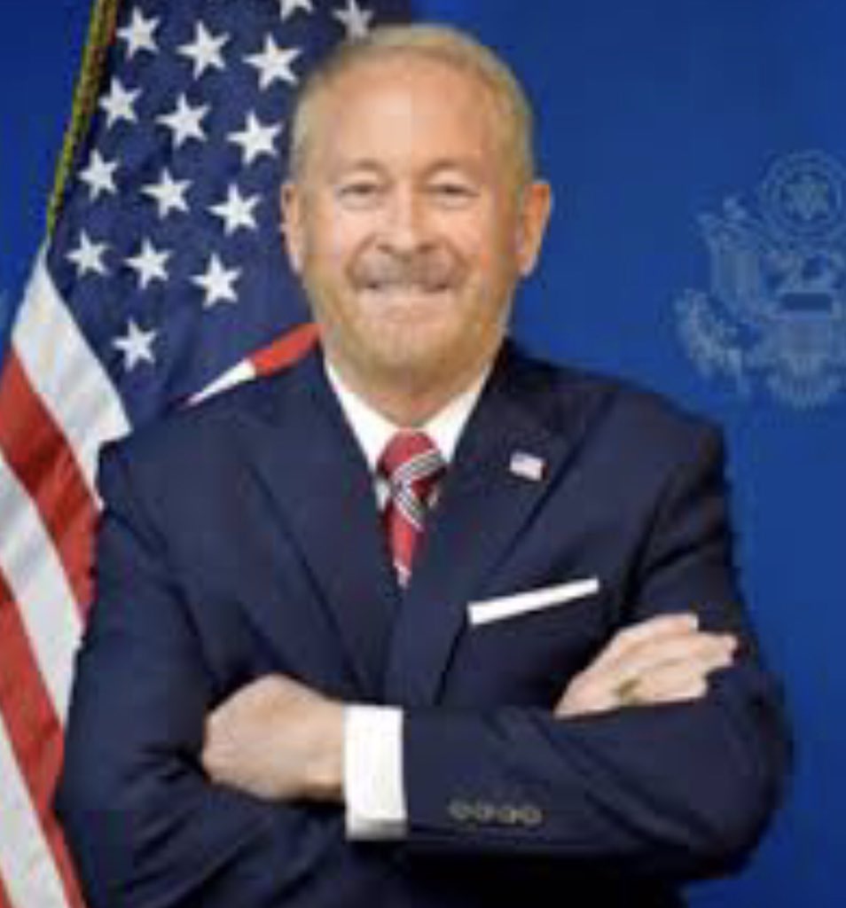 Valy 🎩🎭 tweet media