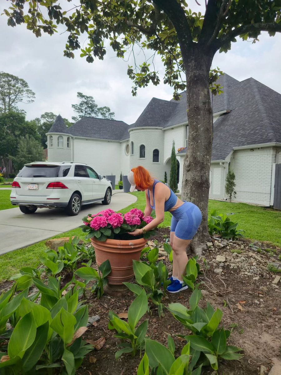 DEBROisabella04's tweet image. Your potential is a moving target. The moment you think you’ve reached it, the horizon shifts. Keep chasing. #ProgressNotPerfection