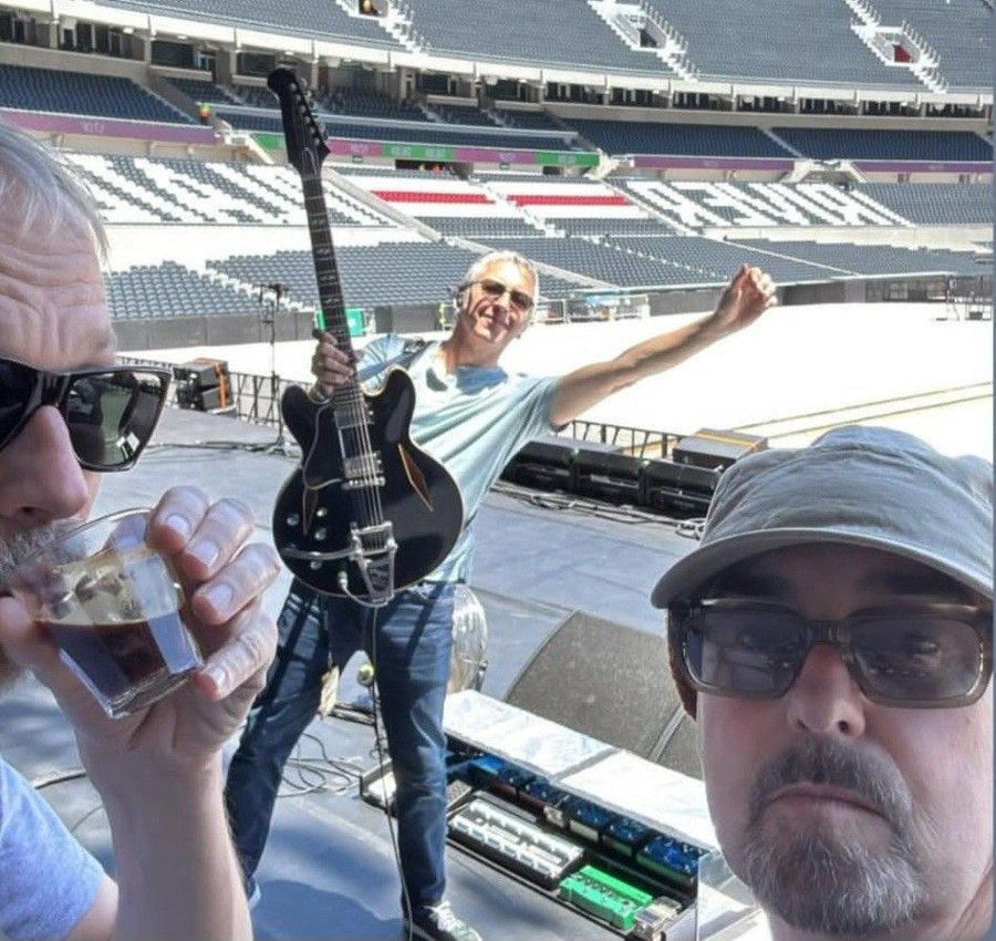 Gem Archer on the Oasis reunion and what Noel Gallagher told him 👇

“I got the call that the band was getting back together and I went, ‘Right and who’s in it?’ They said, ‘It’s the band, but with Bonehead.’ Immediately I thought, ‘Wow, this is gonna be different but the same,