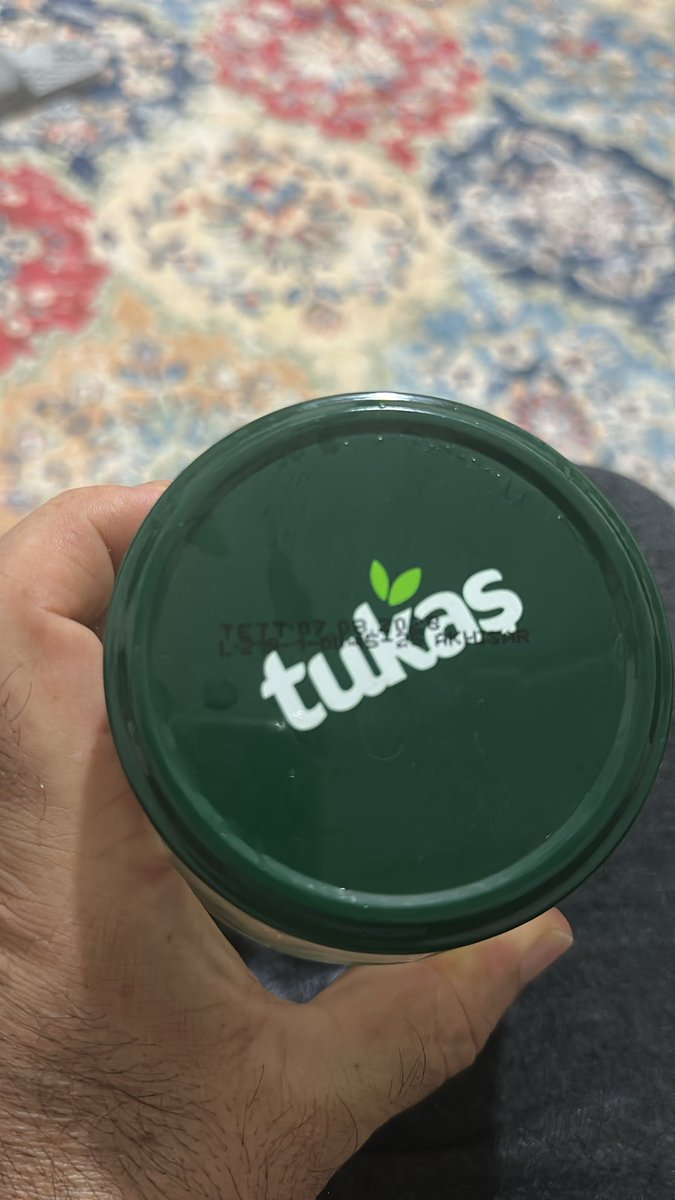 Kalemindili3's tweet photo. Bu durumu olabildiğince yayın artık biz ne yiyip ne içiyoruz kim bunları denetliyor Allah aşkına ölümdem dömdüm hastaneyede gidemiyorum bi ses olun dağıtın bu saçma insan düşmanı firmaları resmen zehir ya ishal ve sıvı kaybından öldürecek aman dikkat edin BİM den aldım😭 https://t.co/NWYFuGmkXk